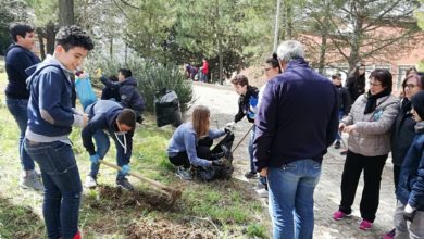 Photo of Gli studenti della Savarese ripuliscono il loro cortile