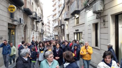 Photo of Enna alzati e cammina. In duecento in piazza per chiedere il centro storico chiuso