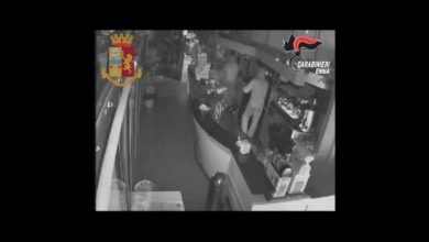 Photo of Piazza Armerina, Polizia di Stato e Arma dei Carabinieri arrestano due pregiudicati per furto pluriaggravato in concorso ai danni di una Stazione di Servizio