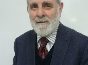 Photo of Concessa in comodato d’uso gratuito alla città la biblioteca di Rocco Lombardo. Il ringraziamento del sindaco Di Pietro