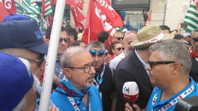 Photo of Centomila persone alla manifestazione per il mezzogiorno. Presenti anche sindacalisti del capoluogo e semplici cittadini