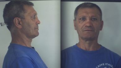 Photo of PERSEGUITAVA E MALTRATTAVA GLI ANZIANI GENITORI.