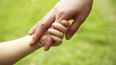 Photo of Angelica è salva. Breve storia di una bambina, della sua famiglia e di un medico che ha scoperto che gli scarti sono pietre miliari