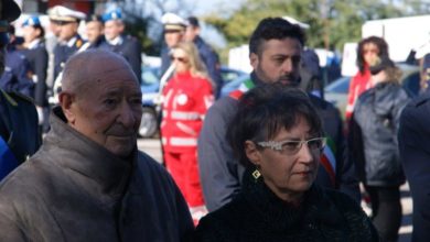Photo of La città di Enna si stringe nel ricordo dei militari e delle loro famiglie