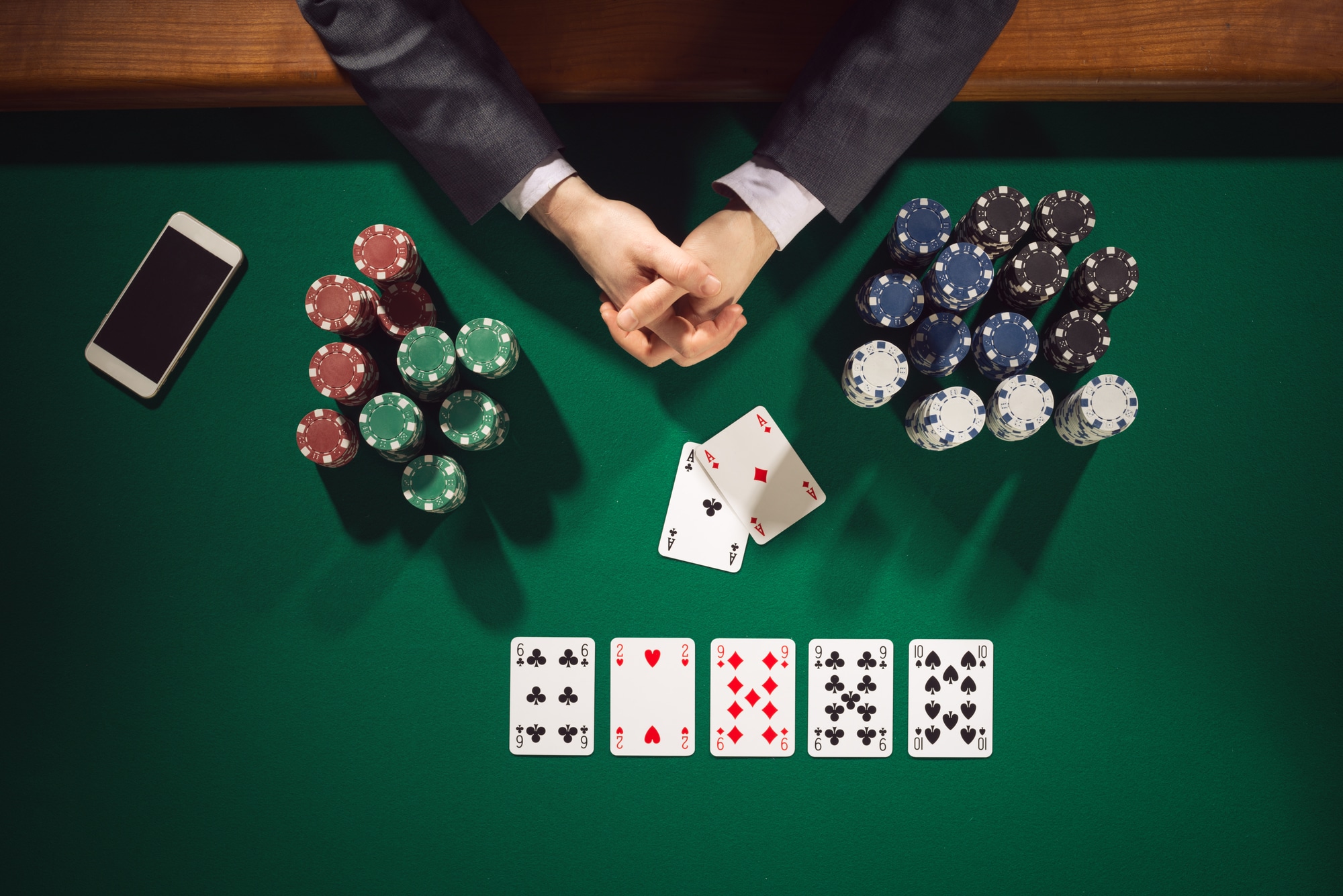 Gela: arrestate 3 persone. Truccavano le partite di poker mediante ...