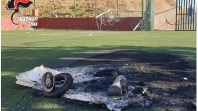 Photo of Troina: Danneggiato il campo di calcio comunale. 1 Denunciato.