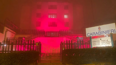 Photo of Soroptimist Enna: la caserma dei carabinieri si illumina di arancione contro la violenza sulle donne