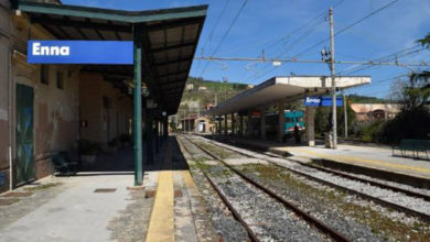 Photo of 4 INDAGATI E OLTRE 2.000 PERSONE CONTROLLATE DALLA POLIZIA DI STATO NELL’ULTIMA SETTIMANA NEGLI SCALI FERROVIARI SICILIANI