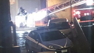 Photo of Piazza Armerina: Poliziotti salvano anziani da casa in fiamme
