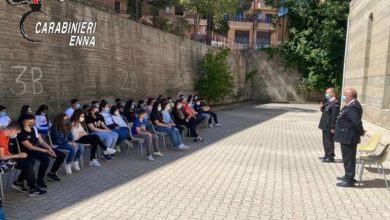 Photo of Incontri sulla cultura della legalità dei carabinieri