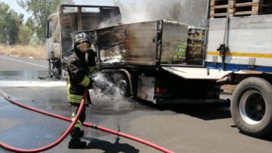 Photo of Autotreno in fiamme. Intervento dei vigili del fuoco