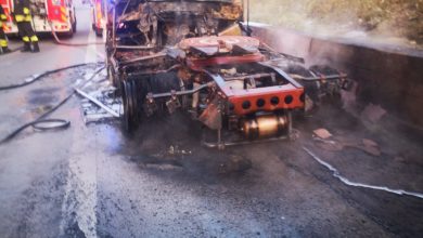 Photo of Autotreno in fiamme in autostrada. Intervento dei vigili del fuoco