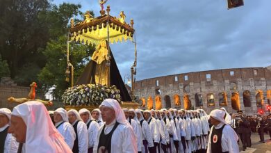 Photo of Rientrato a Enna il Fercolo dell’Addolorata. Il rettore Zodda: “Giubileo evento eccezionale realizzato con il sostegno di tutta la città”