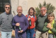 Photo of L’olio della pace di Zagaria sulle note di David Clayton, tastierista dei Simply Red