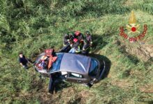 Photo of Auto vola dal cavalcavia sull’A19: tre feriti, decisivo l’intervento di un medico di passaggio