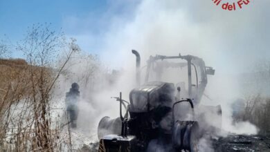 Photo of Incendio di un trattore sulla SS 192, intervengono i Vigili del Fuoco di Enna