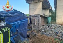 Photo of Autoarticolato precipita dal cavalcavia sulla A19: conducente elitrasportato al Cannizzaro