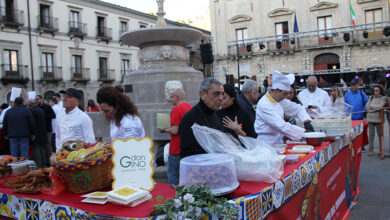 Photo of Il cannolo trionfa a Nicosia: successo travolgente per la prima edizione della festa che celebra
