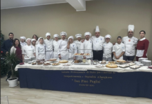 Photo of Donata all’Istituto Alberghiero “Don Pino Puglisi” di Centuripe (EN) la Carta Costituzionale da parte degli insigniti dell’Ordine al Merito della Repubblica Italiana