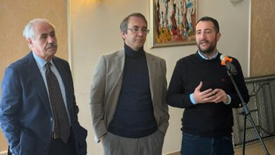 Photo of Mpa, da Lombardo un ceffone natalizio all’amico Cuffaro