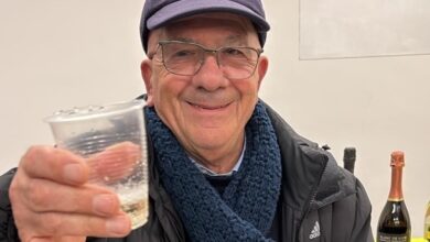 Photo of L’abbraccio di Enna Bassa a padre Mario Saddemi: “Grazie per tutto”