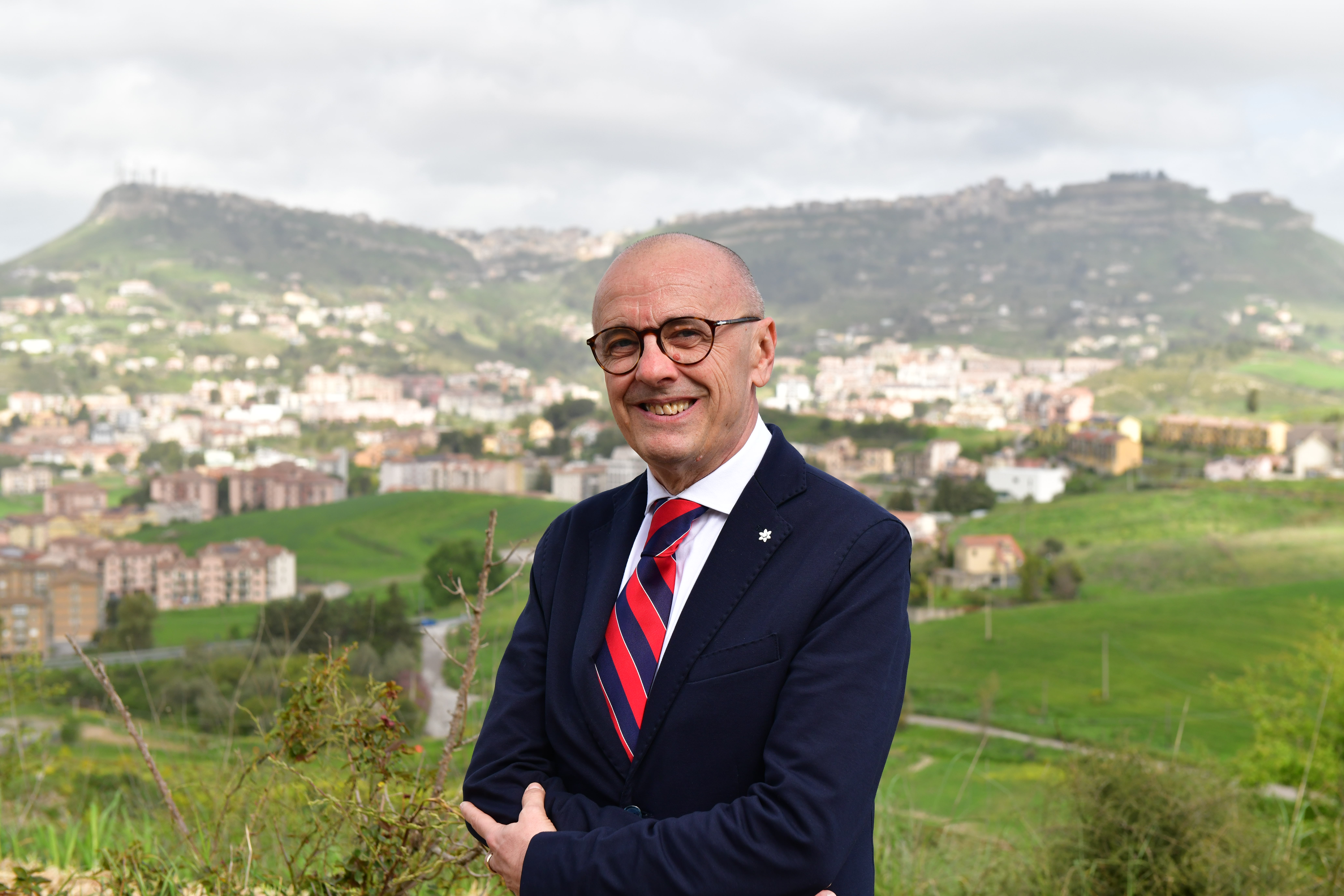 Photo of Ezio De Rose apre ufficialmente la campagna elettorale per le amministrative di Enna 2026