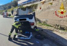 Photo of Enna, auto si ribalta in Via Pergusa
