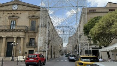 Photo of Enna, le luminarie della festa patronale diventano un’installazione artistica