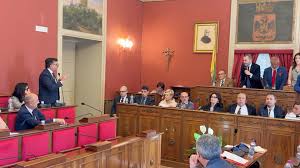 Photo of Consiglio comunale di Enna, le minoranze all’attacco: “Ecco perché abbiamo abbandonato l’aula. Arroganza e teatrino politico dalla maggioranza”