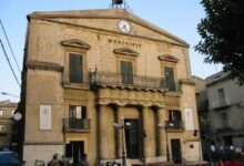 Photo of Enna, l’opposizione: “Prima le indennità, poi la città”. Così debutta l’amministrazione Crisafulli