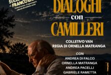 Photo of Il Festival “Sulle tracce di Franco Enna” fa tappa ad Aidone: al Teatro Antico di Morgantina debutta la drammaturgia inedita “Dialoghi con Camilleri”