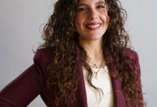 Photo of Enna, approvata la mozione sul diritto a restare illustrata da Sara Pavone