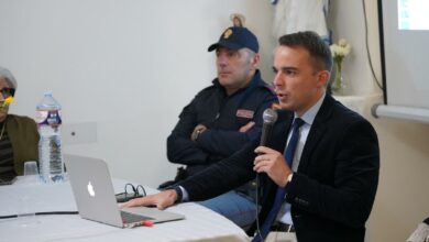 Photo of Leonforte (En), la Polizia di Stato incontra i cittadini per prevenire le truffe agli anziani