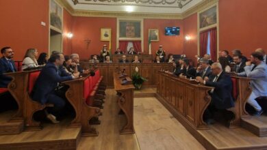 Photo of Enna, il Consiglio comunale approva l’aumento del gettone. Quattro contrari: “Non è il momento”